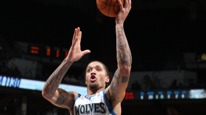 尼克斯外线低迷导致失利（尼克斯外线哑火，饮恨落败）