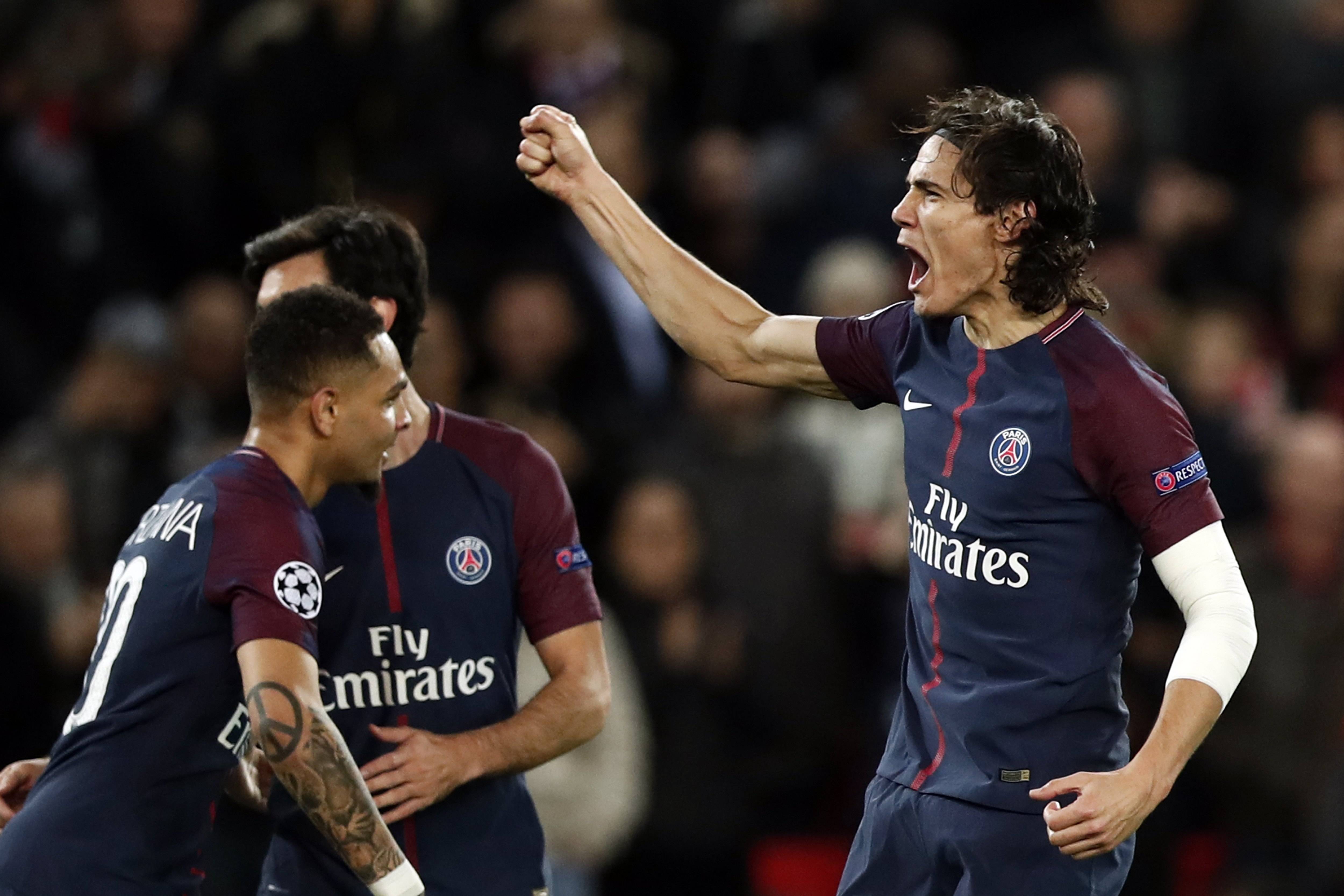 郭昊文在比赛中展现出了极高的竞技水平，他的三分球成为四川队无法逾越的障碍。（郭昊文火力全开，三分雨让四川队束手无策）