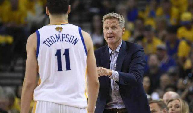 弗里克西甲场均积分2.36，执教50+场主帅中仅次于瓜帅和穆帅（弗里克西甲场均2.36分，50+场主帅中仅逊瓜帅与穆帅）