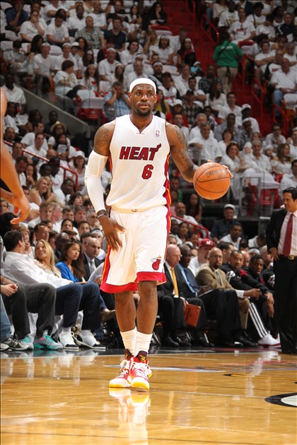 记者：于根伟没有参加国足主帅竞聘（记者称于根伟未参与国足主帅竞聘）