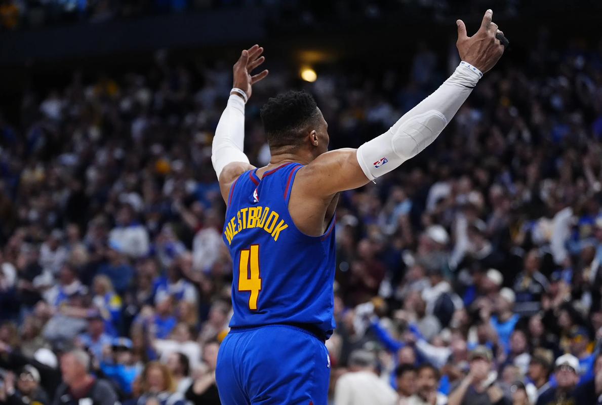 国王杯半场：费尔明造险，CD瓜达拉哈拉暂0-0巴塞罗那（国王杯半场战报：费尔明制造威胁，CD瓜达拉哈拉与巴塞罗那暂0-0互交白卷）