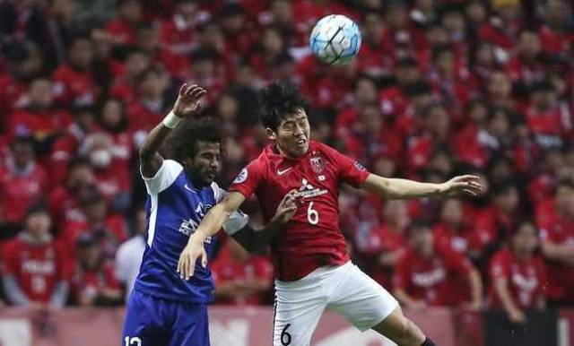 绿茵场上的百年世仇，皇马与巴萨，一场足球背后的政治战争（皇马vs巴萨：百年宿敌，绿茵之战背后的政治角力）