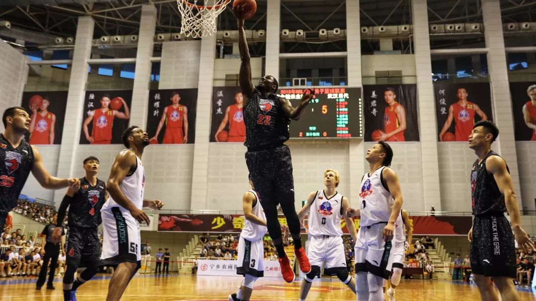 C罗说世界杯不重要惹争议？我觉得没问题！（C罗称世界杯没那么重要引发热议？我认为并无不妥！）