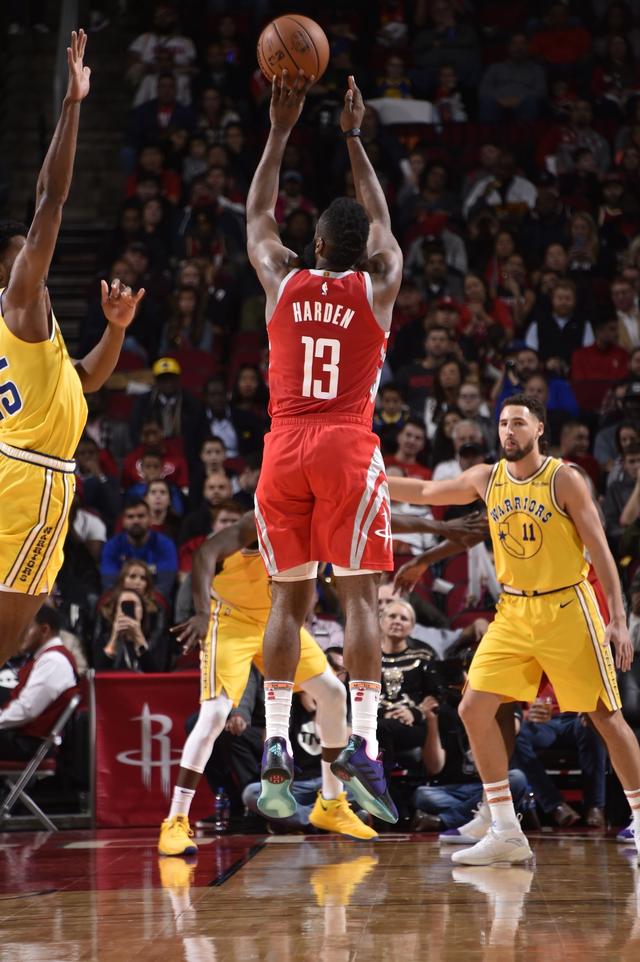 湖人替补群连夜爆发（湖人板凳席一夜狂飙）