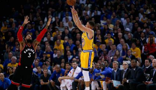 赛季最佳一战！弗格低开高走贡献21分，第三节单节16分（本季代表作！弗格先抑后扬拿下21分，第三节独取16分）