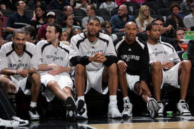 记者：多特为法比奥-席尔瓦提供了为期五年的合同（据记者报道：多特已向法比奥-席尔瓦提供一份5年合约）