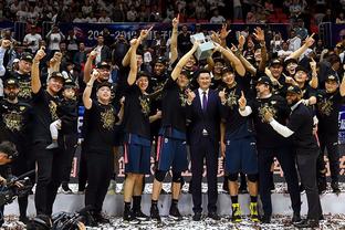 特瓦斯随行西班牙国王访华，向国内推广西甲联赛（特瓦斯随西班牙国王访华，助力西甲在华推广）