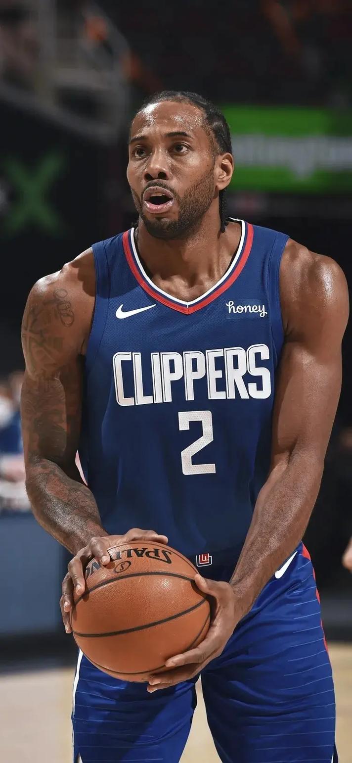 记者：汪士钦这张红牌就是多年来中国足球陋习的真实写照（记者：汪士钦这张红牌，正是中国足球多年积弊的缩影）